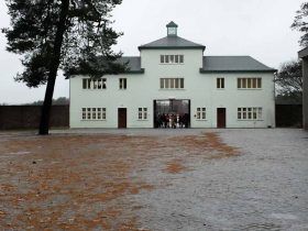 Entrada Campo de Concentración de Sachsenhausen - Alemania