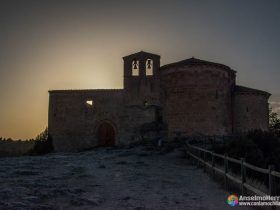 Contraluz Ermita de San Frutos - Hoces del Duratón - Segovia